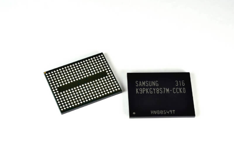 Samsung NAND Flash chip.jpg